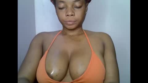 Snapshot of naughtyxcuntx chatting on 10-27-25, 06:06 naughtyxcuntx online show from 10-27-25, 06:06