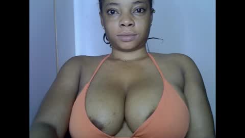 Snapshot of naughtyxcuntx chatting on 11-19-25, 06:02 naughtyxcuntx online show from 11-19-25, 06:02