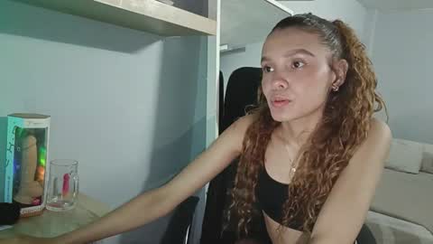 Arantxa online show from 09-27-25, 04:01