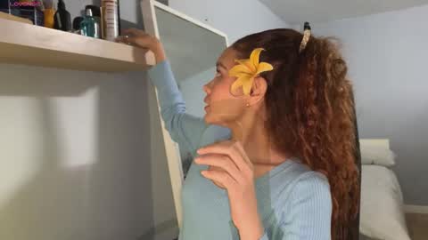 Snapshot of naugthtycurls chatting on 12-15-25, 04:22 Arantxa online show from 12-15-25, 04:22