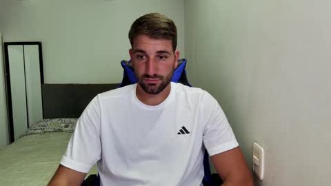 Snapshot of naugthy18boy chatting on 02-19-26, 07:43 Nico online show from 02-19-26, 07:43