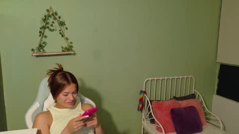 Snapshot of naugthy_muse chatting on 02-01-26, 02:32 sabrina online show from 02-01-26, 02:32