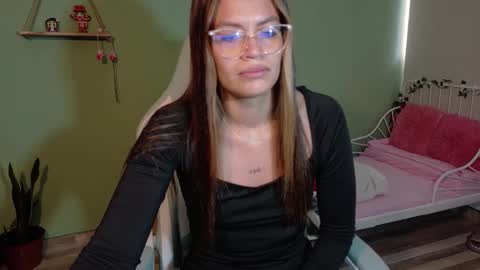 Snapshot of naugthy_muse chatting on 02-15-26, 06:04 sabrina online show from 02-15-26, 06:04