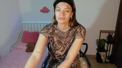 Snapshot of naugthy_muse chatting on 06-15-26, 04:25 sabrina online show from 06-15-26, 04:25
