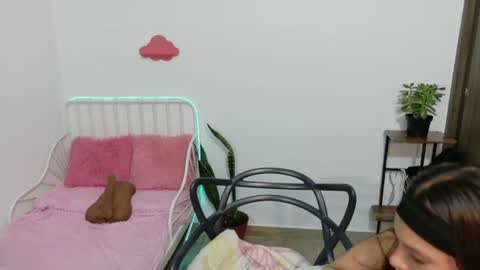 Snapshot of naugthy_muse chatting on 06-19-26, 05:23 sabrina online show from 06-19-26, 05:23