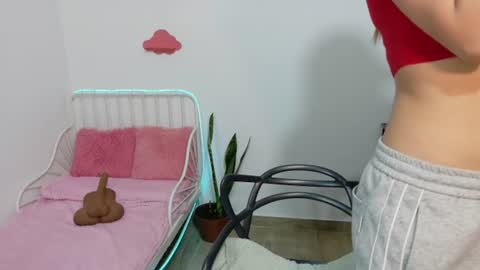 Snapshot of naugthy_muse chatting on 07-02-26, 04:40 sabrina online show from 07-02-26, 04:40
