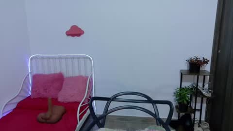 Snapshot of naugthy_muse chatting on 07-17-26, 11:53 sabrina online show from 07-17-26, 11:53