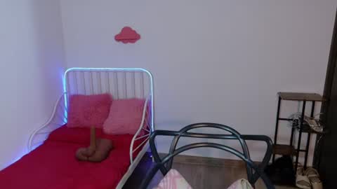 Snapshot of naugthy_muse chatting on 07-19-26, 12:47 sabrina online show from 07-19-26, 12:47