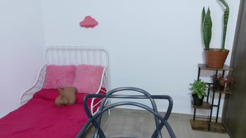Snapshot of naugthy_muse chatting on 07-26-26, 03:19 sabrina online show from 07-26-26, 03:19