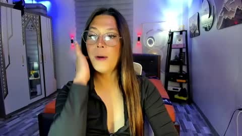 Snapshot of naugtycummer69 chatting on 11-02-25, 01:13 JAY online show from 11-02-25, 01:13