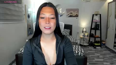 Snapshot of naugtycummer69 chatting on 11-19-25, 02:06 JAY online show from 11-19-25, 02:06