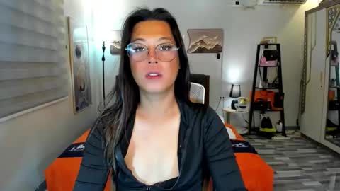 Snapshot of naugtycummer69 chatting on 01-18-26, 06:06 JAY online show from 01-18-26, 06:06