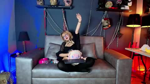 Navier  online show from 11-20-25, 09:25