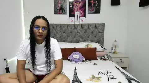 Snapshot of nay_and_aleja chatting on 06-25-26, 02:11 nay_and_aleja online show from 06-25-26, 02:11