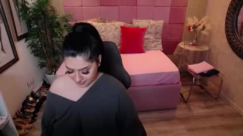 Snapshot of nayanoirx chatting on 12-22-25, 10:23 Eliza online show from 12-22-25, 10:23