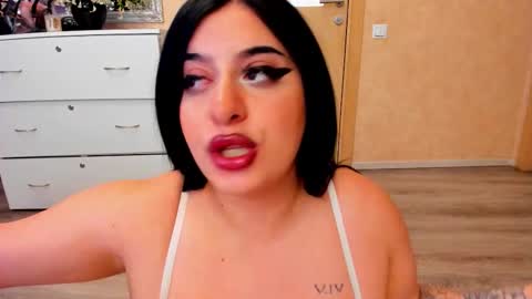 Snapshot of nayanoirx chatting on 02-24-26, 08:34 Eliza online show from 02-24-26, 08:34