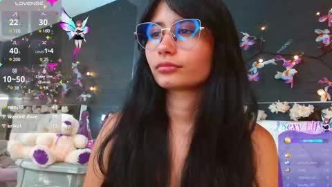 Snapshot of nayecloud chatting on 03-01-25, 09:40 Naye online show from 03-01-25, 09:40