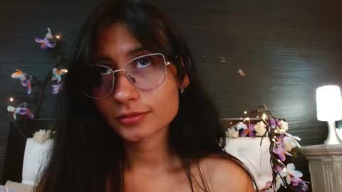 Snapshot of nayecloud chatting on 03-12-25, 10:37 Naye online show from 03-12-25, 10:37