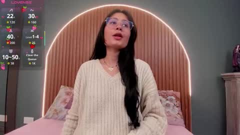 Snapshot of nayecloud chatting on 11-15-25, 04:10 Naye online show from 11-15-25, 04:10