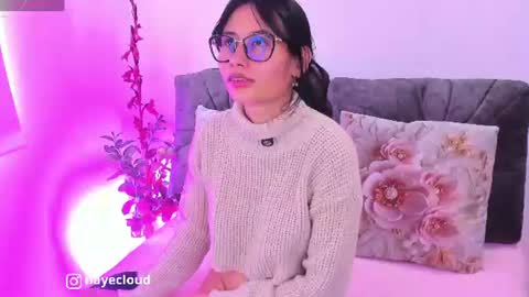 Snapshot of nayecloud chatting on 06-24-26, 03:22 Naye online show from 06-24-26, 03:22