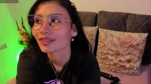 Snapshot of nayecloud chatting on 07-10-26, 04:06 Naye online show from 07-10-26, 04:06