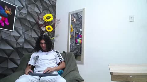Snapshot of nazper_ chatting on 12-18-24, 07:41 Nazper online show from 12-18-24, 07:41
