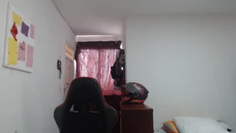 Snapshot of nebyula_star chatting on 02-18-25, 09:09 Nebyula online show from 02-18-25, 09:09