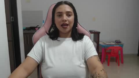 Snapshot of nebyula_star chatting on 10-26-25, 07:20 Nebyula online show from 10-26-25, 07:20