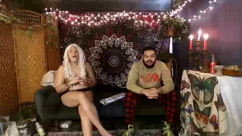 Snapshot of nectarandmoss_24 chatting on 11-22-25, 05:39 Nectar and Moss online show from 11-22-25, 05:39