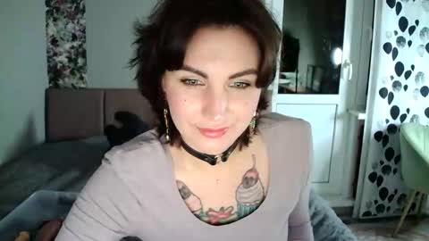 nefertiti_queen online show from 09-11-25, 09:04