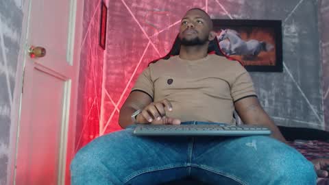 Snapshot of negritomeloso_k18 chatting on 10-20-25, 12:16 negritomeloso_k18 online show from 10-20-25, 12:16