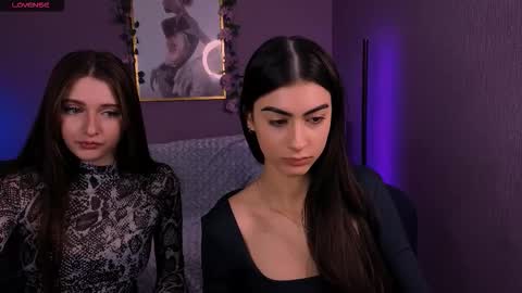 Snapshot of nekky_mouse chatting on 12-21-25, 10:33 Meow online show from 12-21-25, 10:33