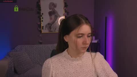 Snapshot of nekky_mouse chatting on 12-23-25, 08:34 Meow online show from 12-23-25, 08:34