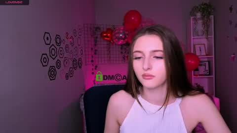 Snapshot of nekky_mouse chatting on 02-14-26, 10:23 Meow online show from 02-14-26, 10:23