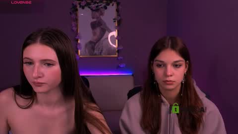 Snapshot of nekky_mouse chatting on 02-24-26, 10:35 Meow online show from 02-24-26, 10:35