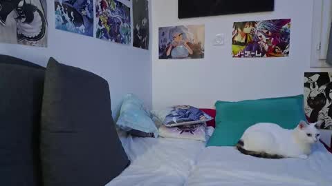 Snapshot of neko_nyaaa chatting on 09-21-25, 02:51 Neko online show from 09-21-25, 02:51