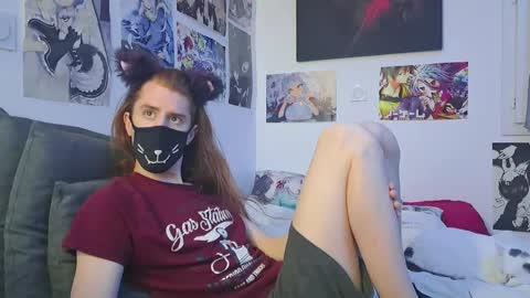 Snapshot of neko_nyaaa chatting on 10-12-25, 12:48 Neko online show from 10-12-25, 12:48