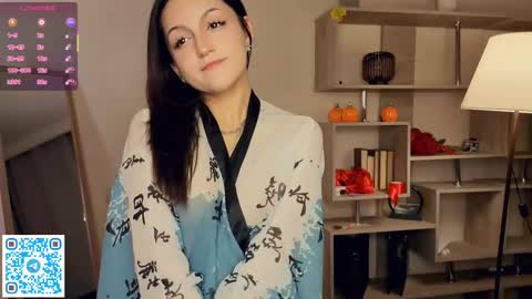 Vicky and Beatrice online show from 03-21-26, 07:17