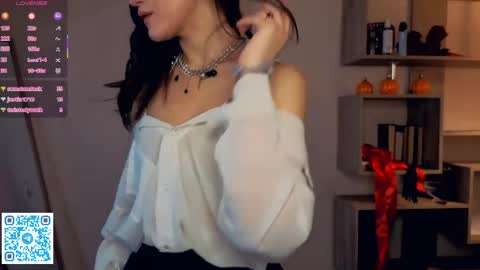 Vicky and Beatrice online show from 04-18-26, 07:58