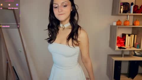 Vicky and Beatrice online show from 04-24-26, 07:16