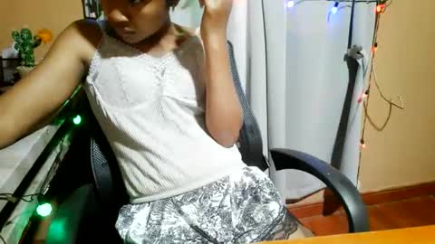 nelia_84 online show from 06-07-26, 01:59