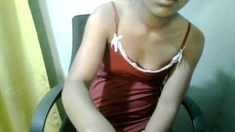 Snapshot of nelia_84 chatting on 07-24-26, 10:35 nelia_84 online show from 07-24-26, 10:35