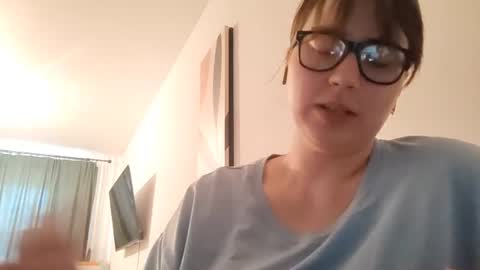 Snapshot of nellhauer chatting on 06-11-26, 07:50 Alia online show from 06-11-26, 07:50
