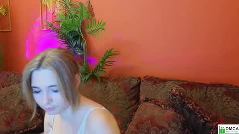 Snapshot of nellie_moans chatting on 11-16-25, 01:28 Nellie online show from 11-16-25, 01:28