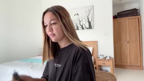 Snapshot of nellyfischer chatting on 11-21-25, 03:38 Nelly online show from 11-21-25, 03:38