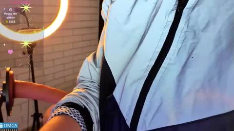 Salome Nena cupcake online show from 11-19-25, 11:10