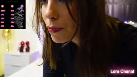 Snapshot of nenette_love chatting on 02-25-26, 06:28 Nenette online show from 02-25-26, 06:28