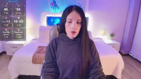 Sarah  online show from 06-18-26, 03:29