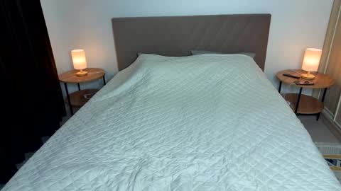 Snapshot of neocbb chatting on 11-15-25, 10:26 LEO and STACY online show from 11-15-25, 10:26