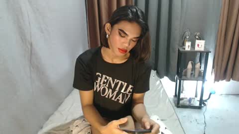 Snapshot of neomi_hardcock chatting on 07-28-26, 01:23 neomi online show from 07-28-26, 01:23